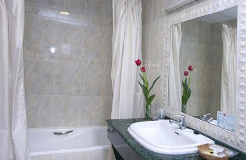 Hotel Avenida Yecla Chambre photo